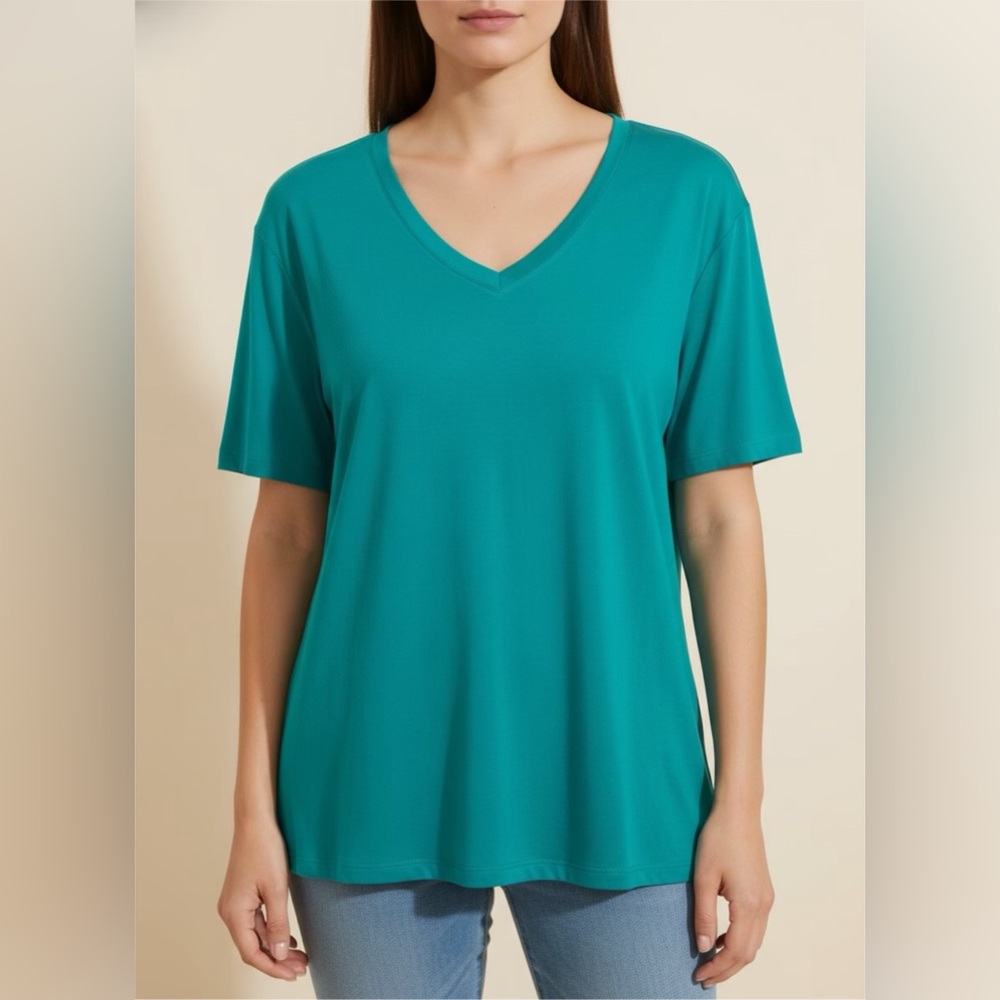 Women’s Nine West Jade Green V-Neck Soft Spun Essential Tee. Size XXL